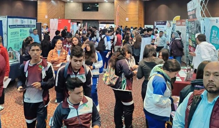 Estudiantes del Cecytem conocen oferta educativa universitaria