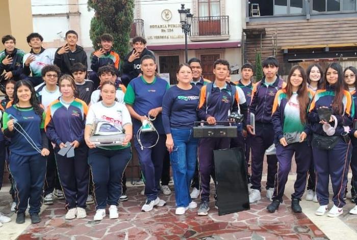 Estudiantes del Cecytem Huandacareo impulsan campaña de reciclaje tecnológico