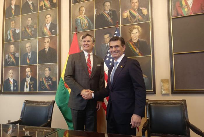 EUA anuncia retorno de embajadores a Bolivia tras 17 años, durante la investidura de Paz