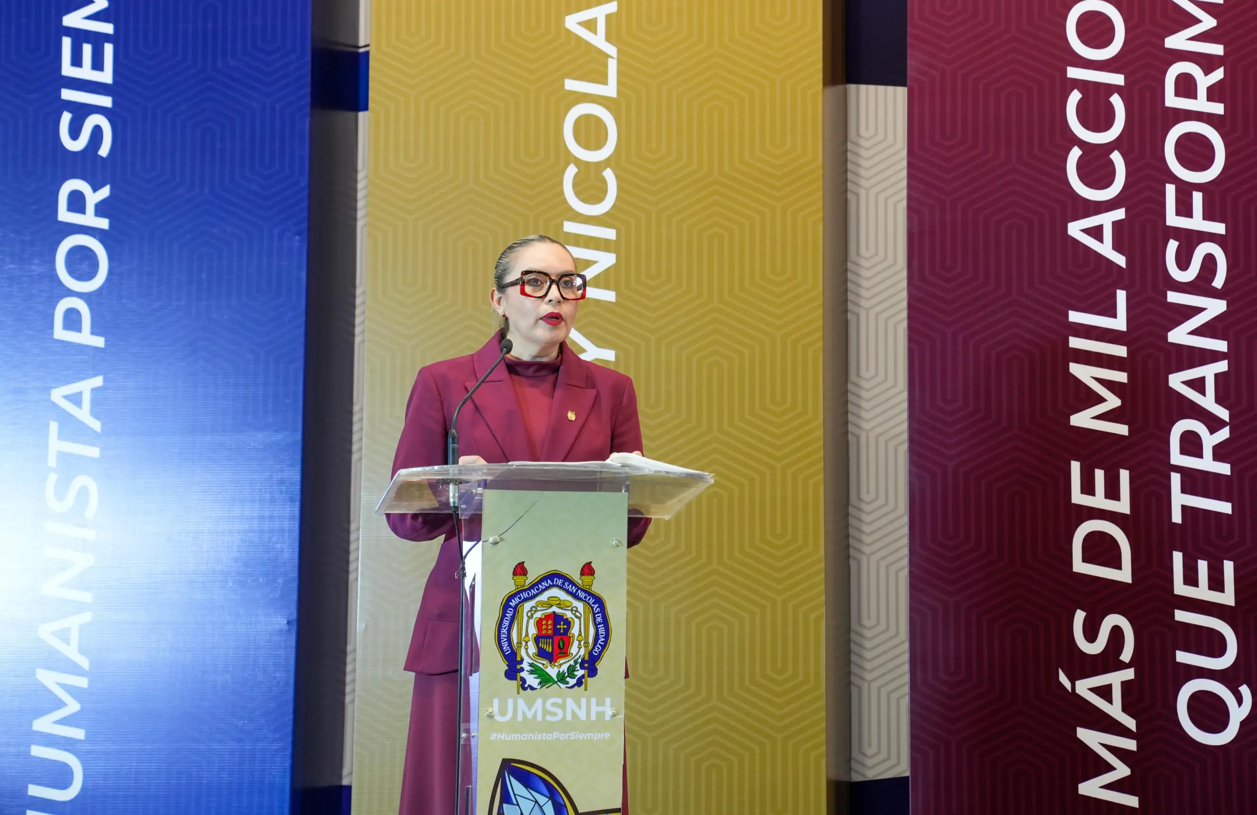 Excelencia académica: el alma de la Universidad Michoacana; Yarabí Ávila rinde Tercer Informe de Actividades