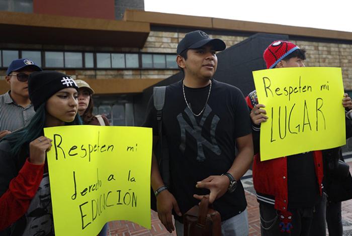 Exigen jóvenes respeto a sus lugares tras convocatoria para repetir examen de la UNAM