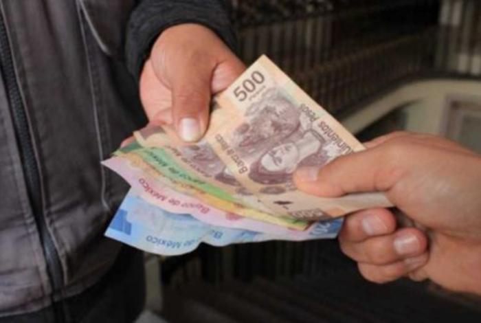 Exigen pago para cruzar; manifestantes toman caseta de Panindícuaro