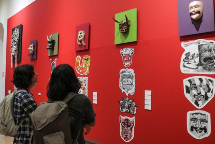 Exposición de gráfica binacional sobre identidad migrante llega al Clavijero