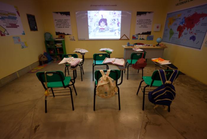 Exposición en Museo de Memoria y Tolerancia cuestiona vínculo entre trastornos y abuso infantil