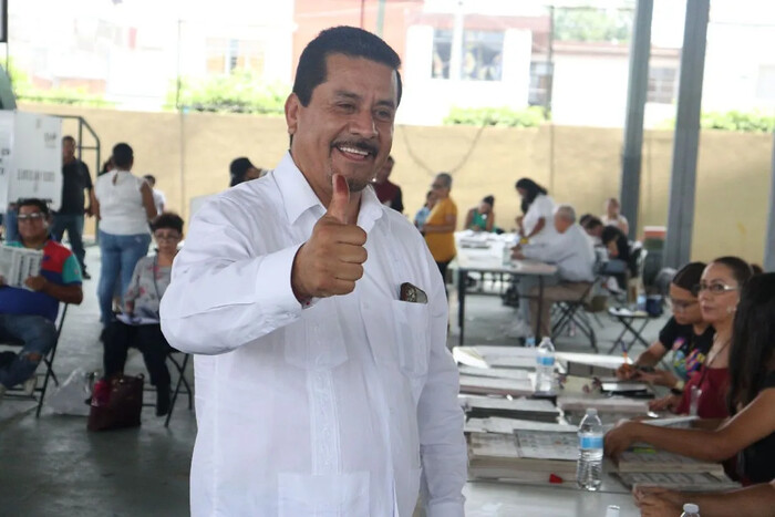 Extraordinaria participación de la gente, salgan a votar: Roberto Carlos López García.