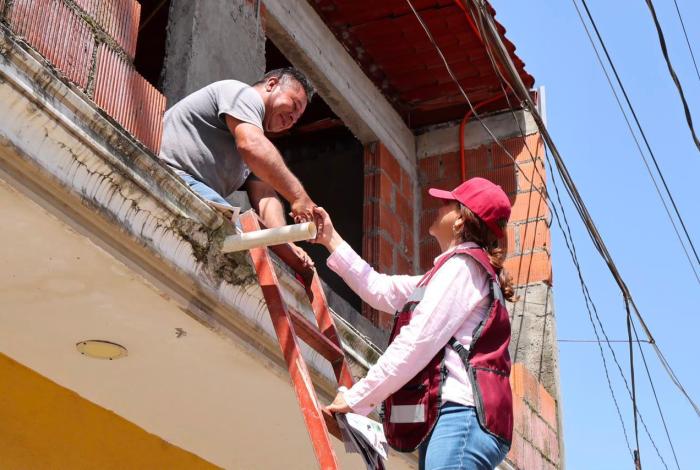 Fabiola Alanís intensifica trabajo territorial en Uruapan