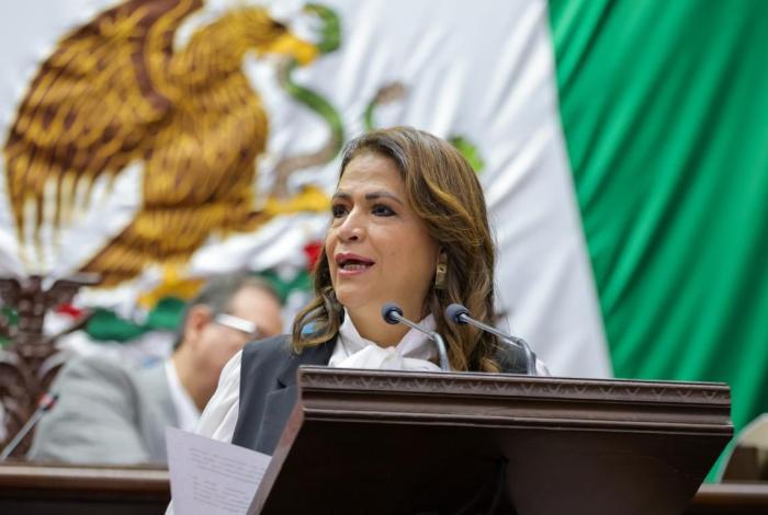 Fabiola Alanís propone actualizaar la Ley garantizar transporte público seguro para las mujeres en Michoacán