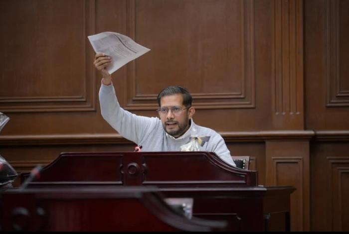 Fake news que esté buscando la presidencia de Uruapan: Conrado Paz