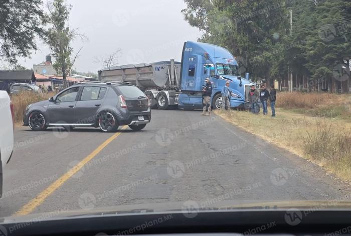 Familiares de joven as3sin4da en balaceras de Quiroga bloquean y exigen justicia