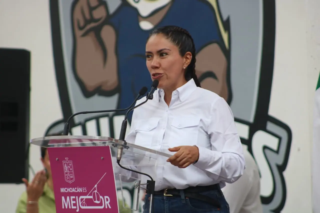 Fanny Arreola: El Programa Data Datos Gratis fortalece la conectividad de estudiantes en Apatzingán