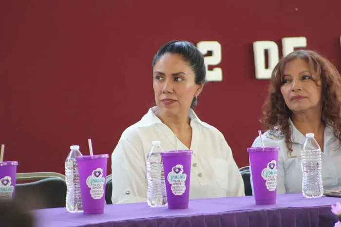 Fanny Arreola reconoce la labor de las y los enfermeros en su día