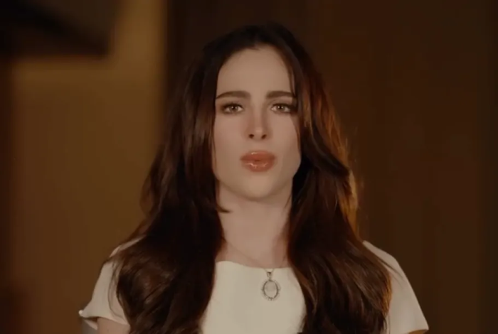 Fátima Bosch defiende su título de Miss Universo