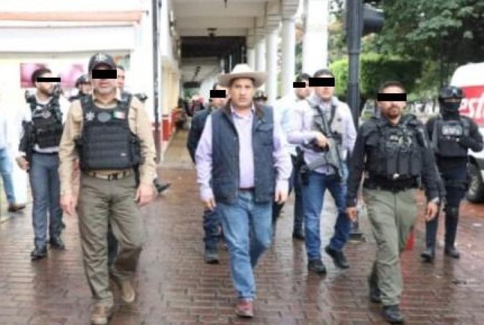 FGE arresta a 7 miembros de la seguridad de Carlos Manzo por su presunta participación en el homicidio