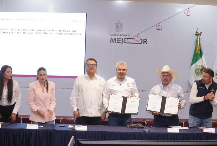 Firma Bedolla convenio para la tecnificación del distrito de riego 020 Morelia-Queréndaro