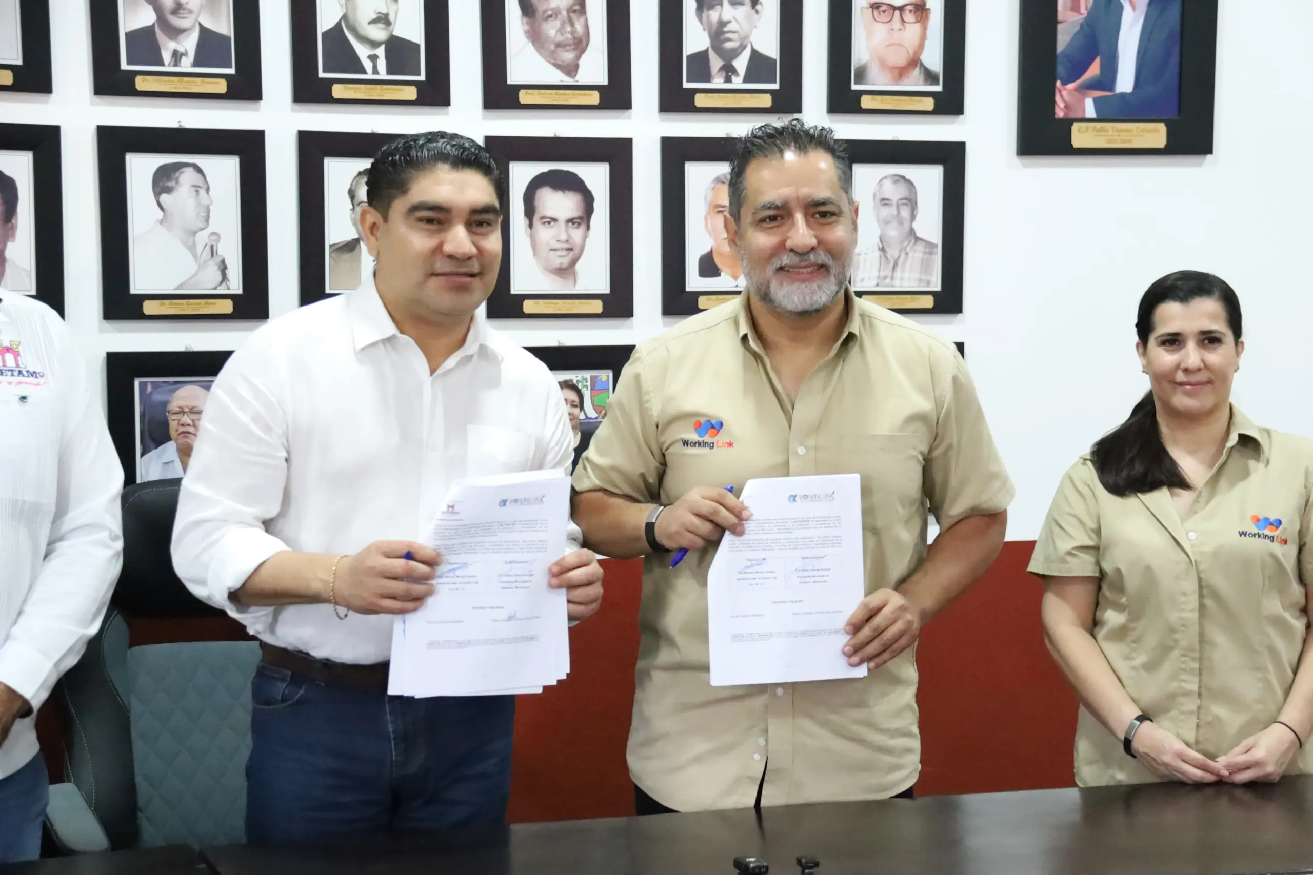 Firma convenio Huetamo con empresa Working Link