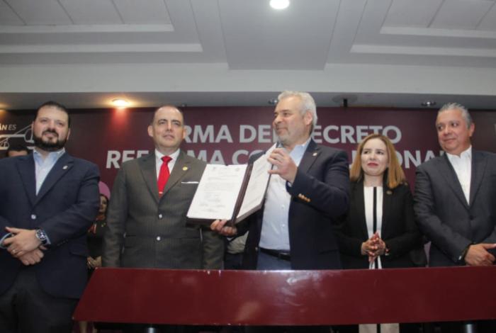 Firman decreto de cero endeudamiento en Michoacán; se multiplicó siete veces entre 1993 y 2024