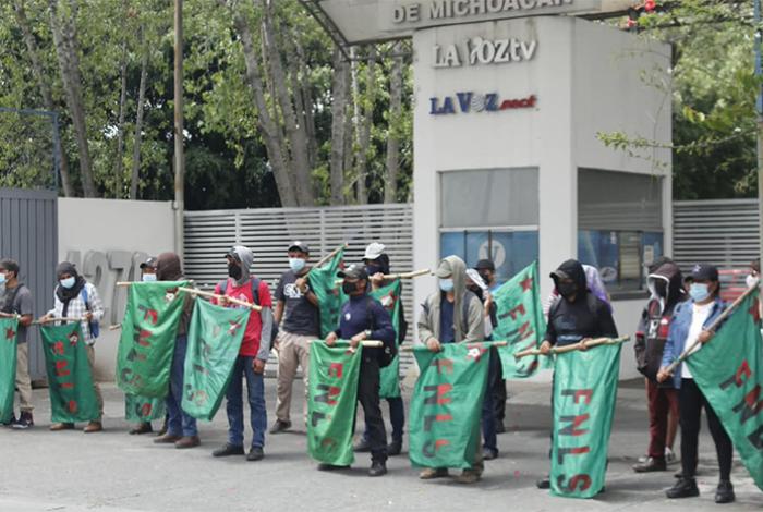 FNLS, “en pie de lucha”, hasta instalarse en la plaza Melchor Ocampo de Morelia; “es del pueblo”, dicen