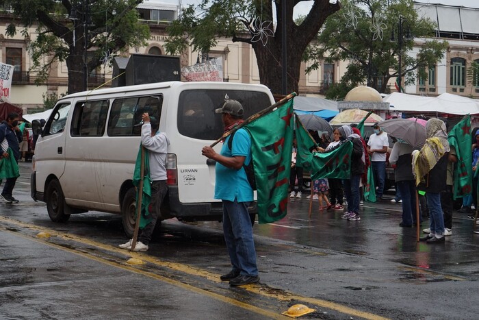 FNLS extiende manifestación de la plaza Ocampo a la avenida Madero