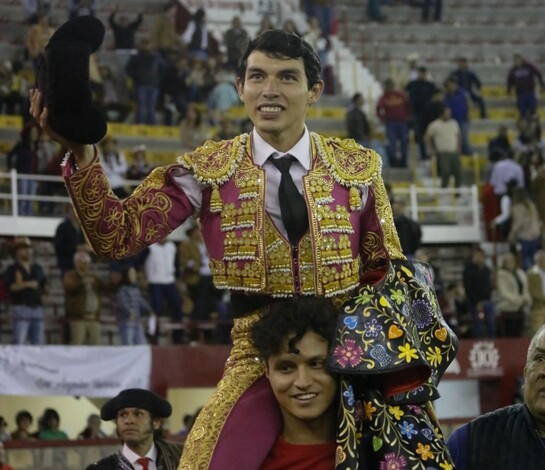 Fonseca a hombros en Morelia