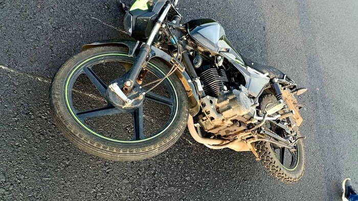 #Foto | Grave motociclista tras derrapar su unidad en Tocumbo