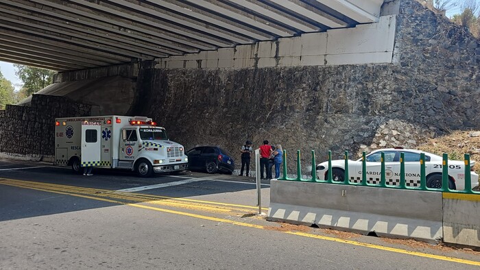 #Foto | Madre e hija levemente lesionadas tras accidente en la Siglo XXI