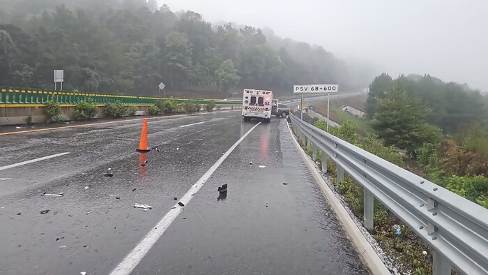 #Foto | Queretano herido al sufrir accidente en la autopista Siglo XXI