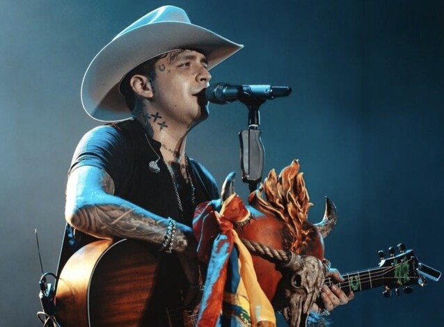 #Fotos | Christian Nodal es hospitalizado de emergencia y cancela show 