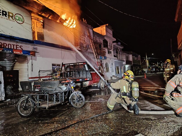 #Fotos | Incendio arrasa forrajera en Tangancícuaro, reportan pérdidas millonarias