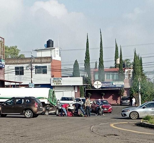 #Fotos | Moto y camioneta protagonizan choque en la Morelia-Pátzcuaro; hay 1 herido