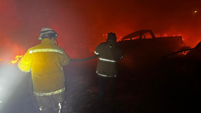 #Fotos | Otra vez se incendia el corralón “El Primo” en Apatzingán