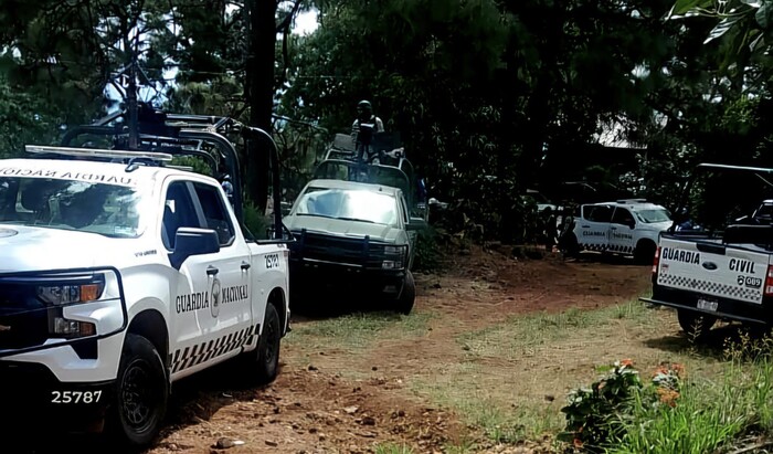 #Fotos | Tras operativo, SSP, Sedena y GN detienen a dos en posesión de 8 fusiles y un lanza granadas, en Parácuaro