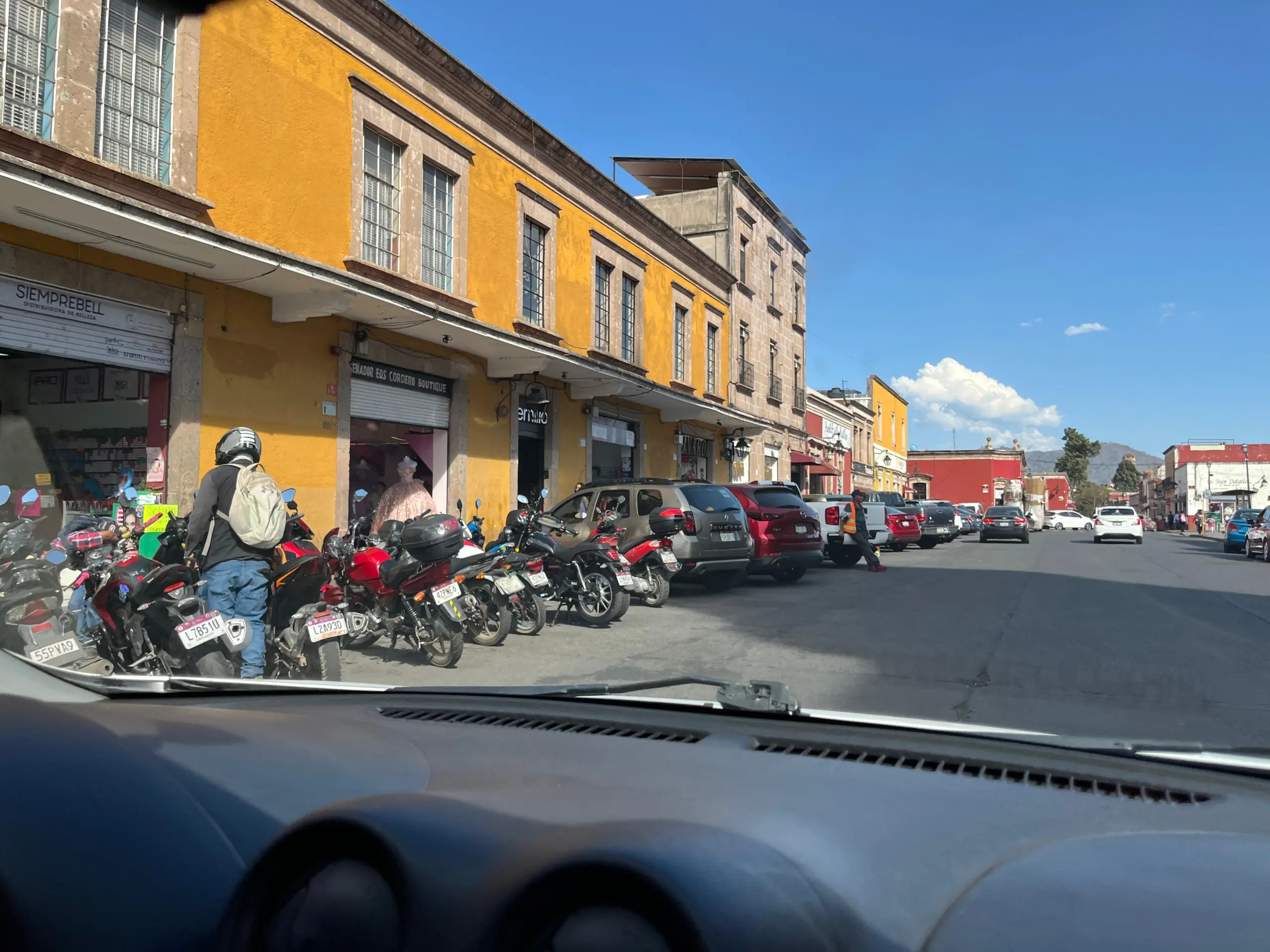 Franeleros: entre el apoyo ciudadano y la polémica por el uso del espacio público