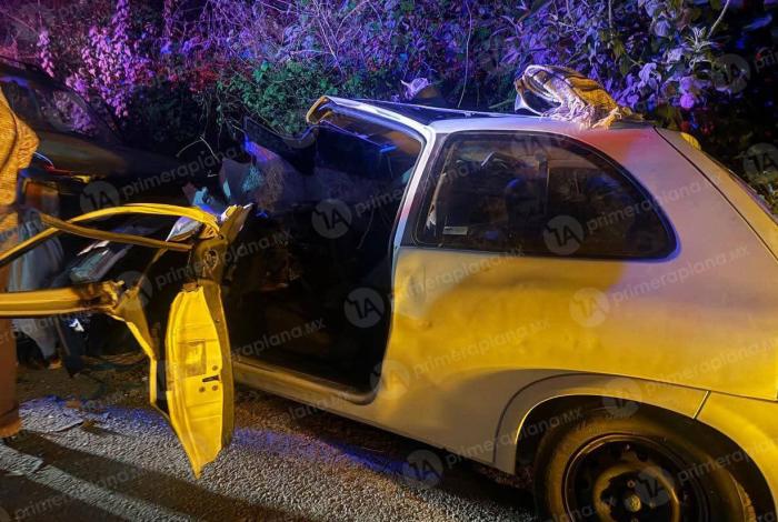 Fuerte choqu3 en carretera de Zitácuaro deja una mujer mu3rta