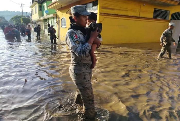 Fuertes lluvias en México dejan 37 muertos y miles de damnificados en cinco estados del país