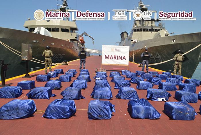 Fuerzas del orden aseguran 1.6 toneladas de cocaína frente a costas de Guerrero