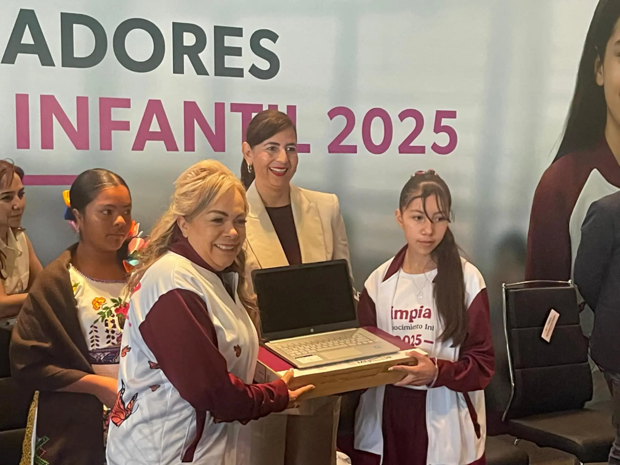 Gabriela Molina reconoció a 53 estudiantes por participar en la olimpiada del conocimiento 2025