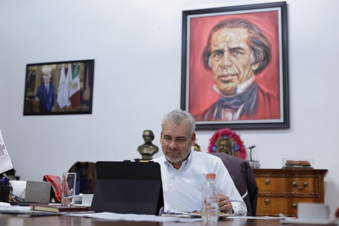 #Galería | Bedolla participa en reunión virtual con Sheinbaum por huracán John