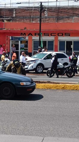 #Galería | Choque de camioneta contra combi deja 8 heridos en la Av. Madero Poniente de Morelia