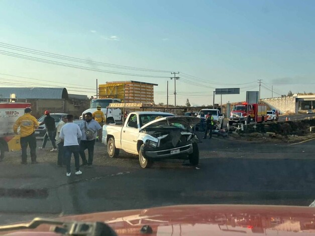 #Galería | Choque entre camioneta y auto deja 2 heridos en la Morelia-Pátzcuaro