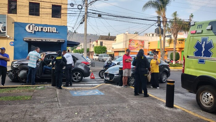 #Galería | Combi Ruta Naranja choca en Galaxia Tarímbaro; hay 12 heridos