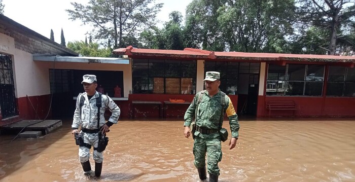 #Galería | Ejército aplica Plan DN-III-E en Tiripetío para auxiliar a afectados por las lluvias