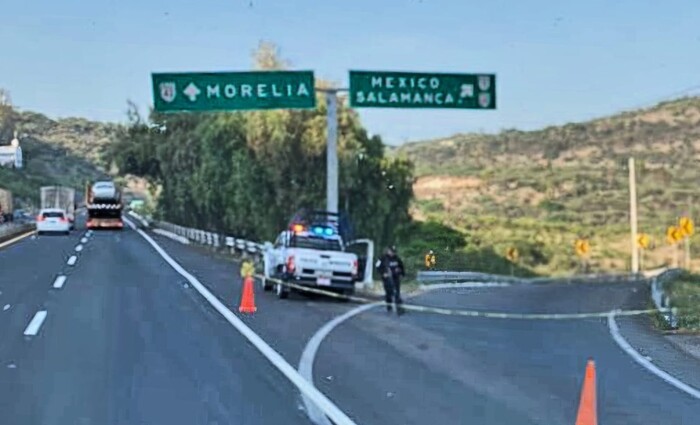 #Galería | Hallan 2 hombres baleados y maniatados en la Morelia-Salamanca