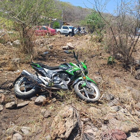 #Galería | Mujer muere tras derrape de moto en Santa Ana Maya; hay una lesionada