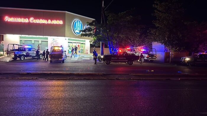 #Galería | Pleito entre conductores acaba a balazos, frente a farmacia de LC