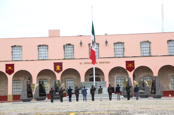 #Galería | Promueve Ejército Mexicano patriotismo con Izamiento de Bandera