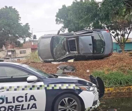 #Galería | Vuelca auto en la Av. Solidaridad de Morelia