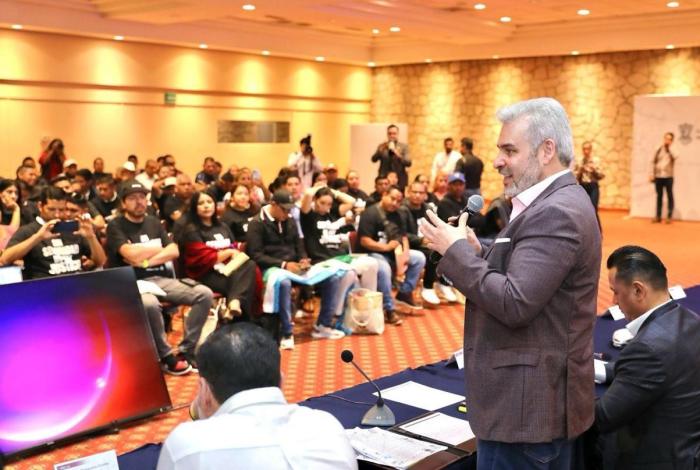 Garantiza Bedolla seguro de vida a rondas certificadas de autogobiernos