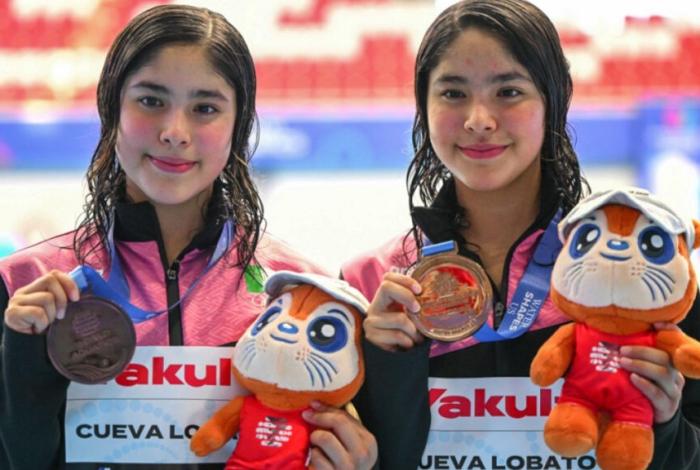 Gemelas de 14 años logran bronce en Mundial de Deportes Acuáticos