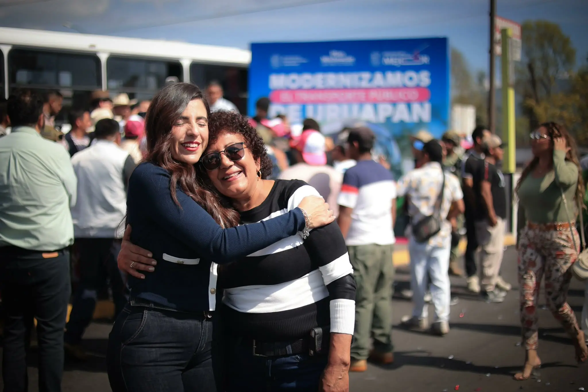 Giulianna Bugarini reconoce renovación del transporte público en Uruapan