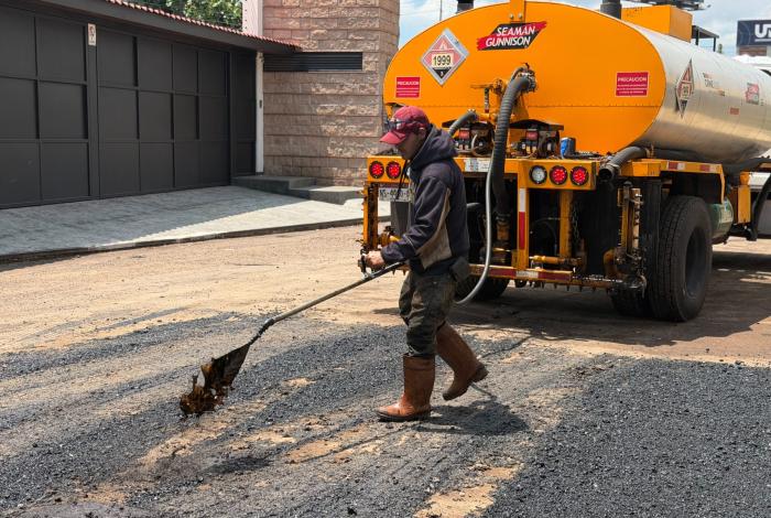 Gobierno de Alfonso Martínez interviene calle Lima con Programa de Reencarpetamiento